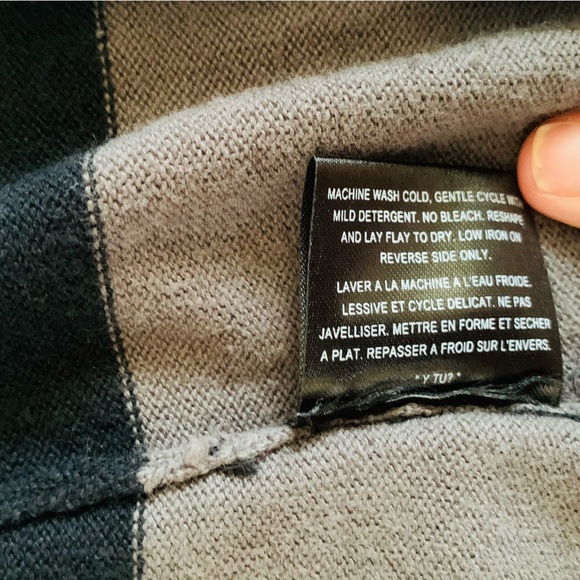 Volcom knit button down sweater vest-size M - Picture 7 of 9